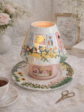 Yankee Candle Ceramic Shade & Plate Cottage Garden Floral House